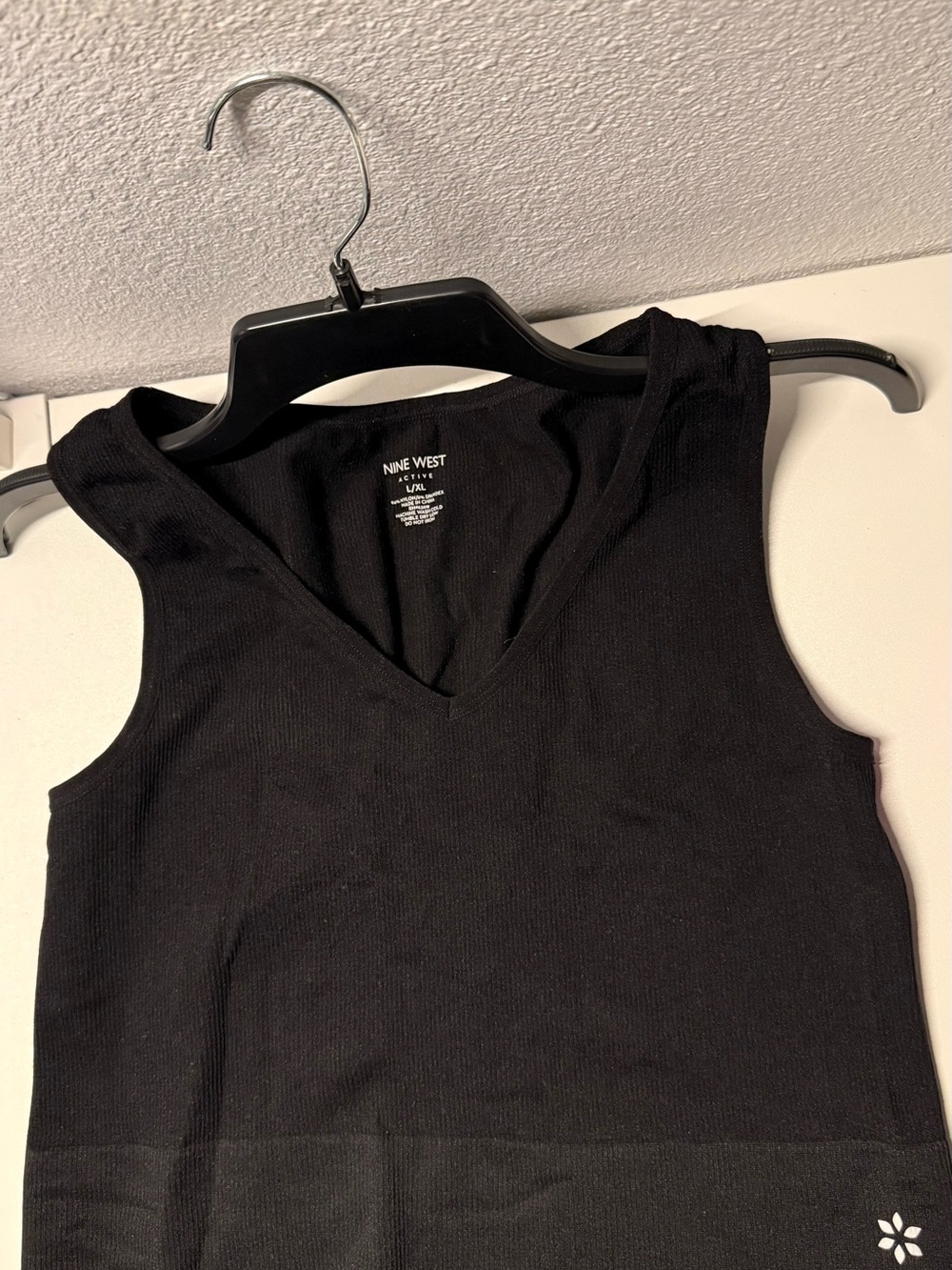 Nine West Black V-Neck Ribbed Tank Top